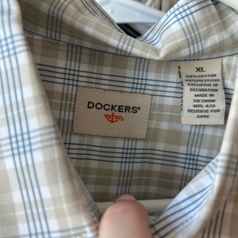 Dockers XL Plaid Button-Up Shirt in Beige and Light Blue
